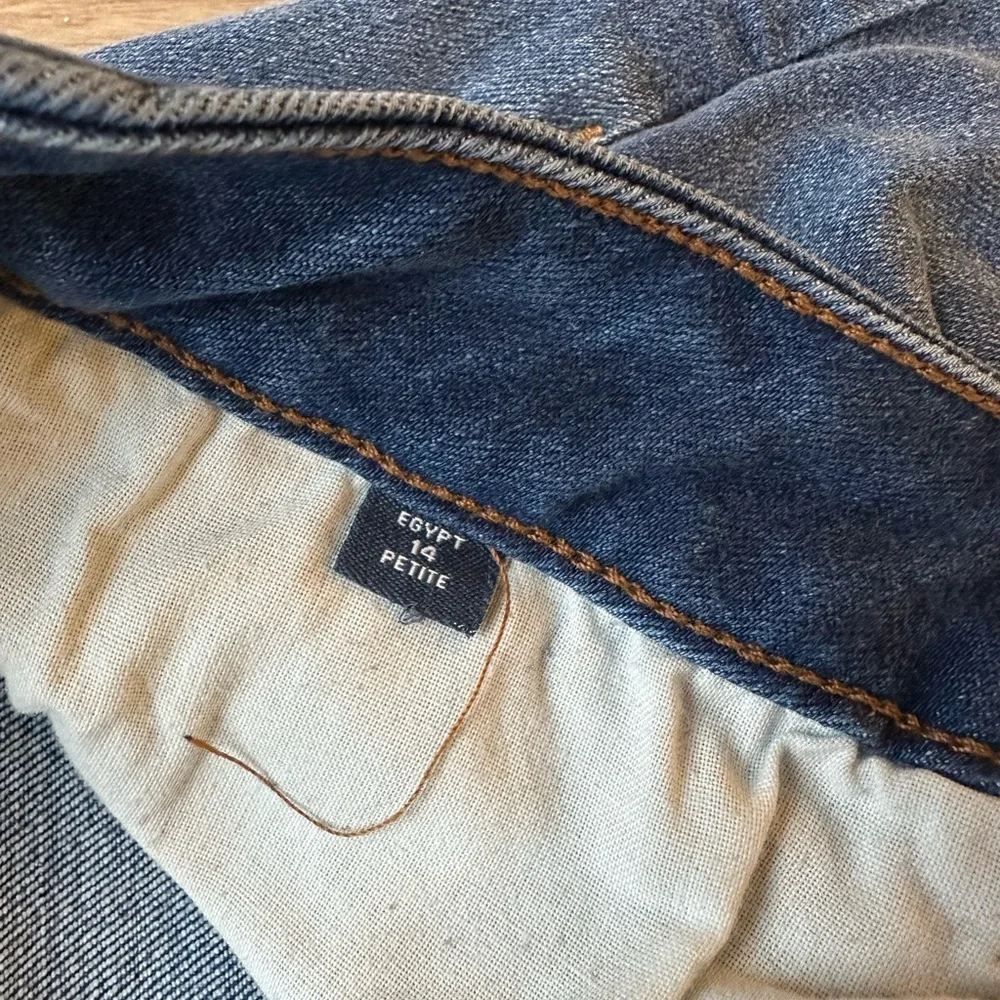 J. Jill Button-Fly High Wasted Cropped Blue Jeans - size 14 petite - Picture 6 of 7